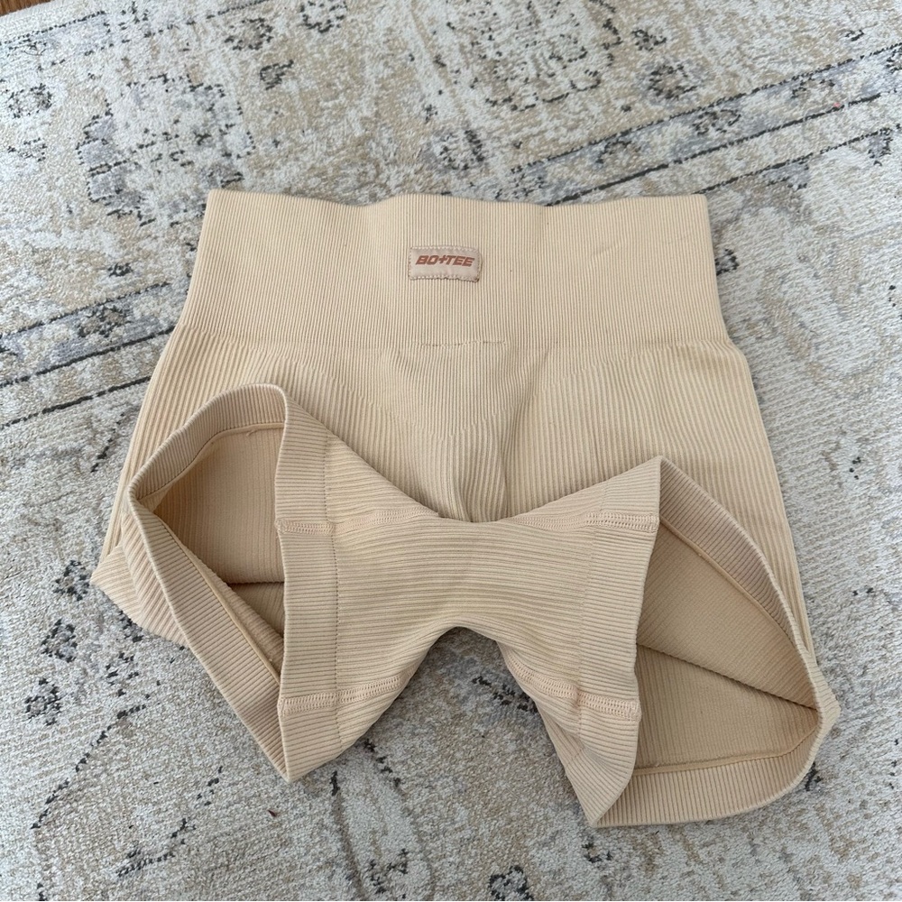 NWOT Bo + Tee Mini Ribbed Shorts - Picture 4 of 4